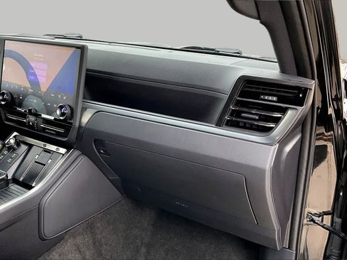 Used 2024 Lexus GX 550 AWD/4WD image 19