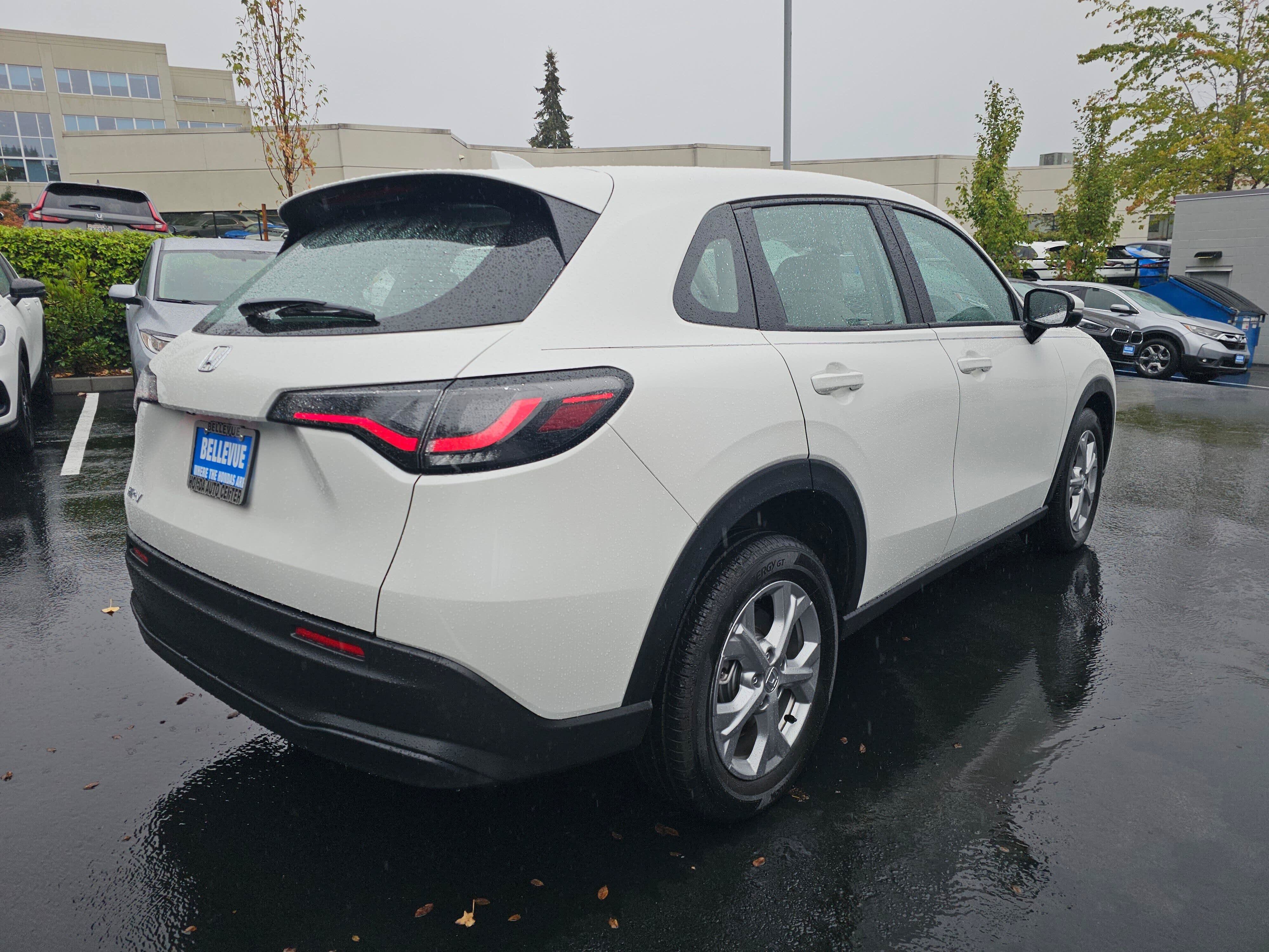 Used 2025 Honda HR-V LX image 7