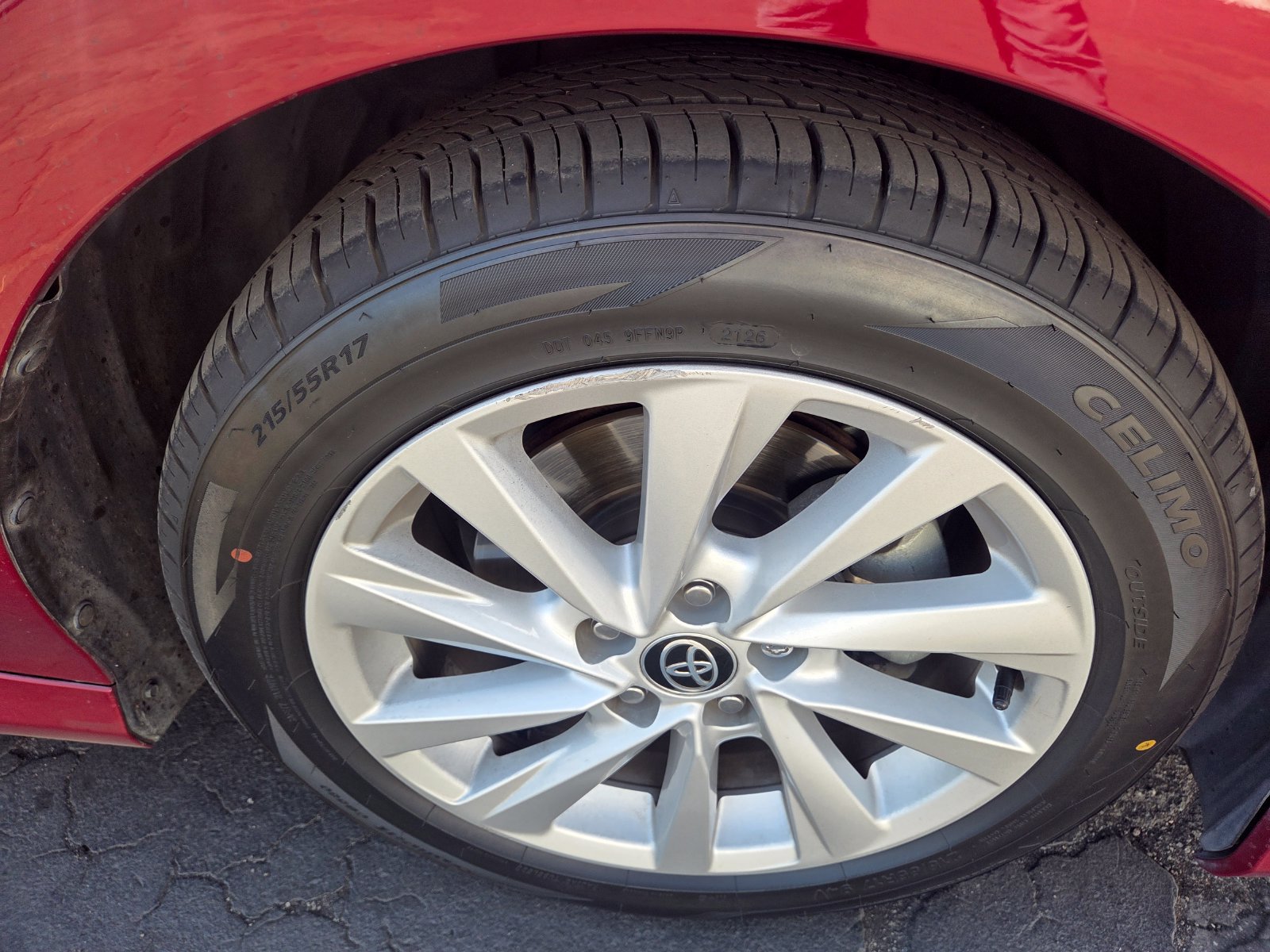 Used 2021 Toyota Camry LE w/ Convenience Package FWD image 2