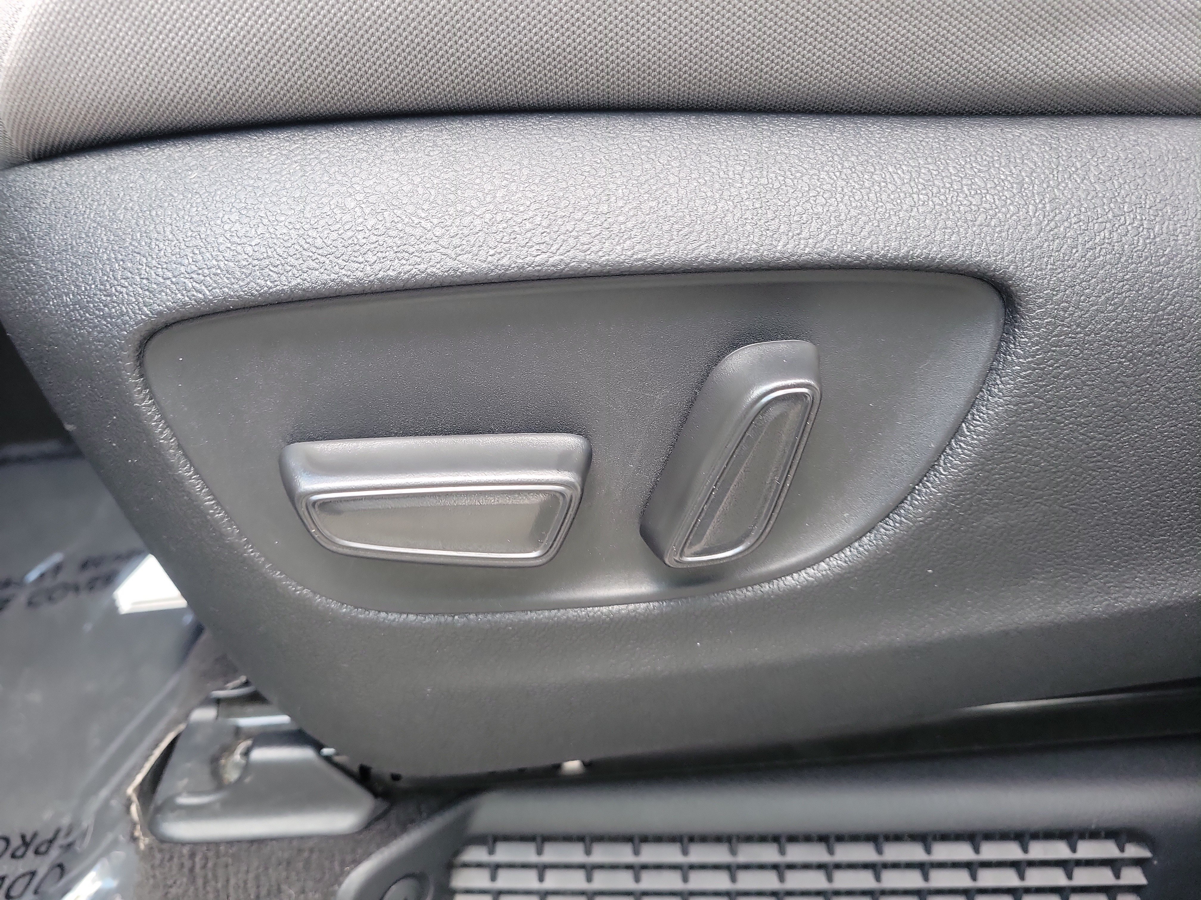 Used 2024 Toyota Sienna LE FWD image 16