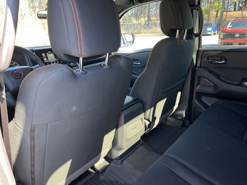 Certified 2025 Nissan Frontier Pro-X image 18