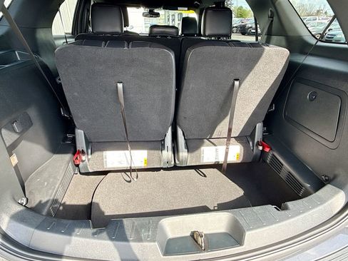 Used 2018 Ford Explorer XLT w/ Equipment Group 202A AWD/4WD image 26