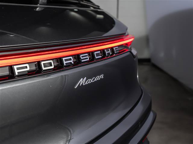Used 2026 Porsche Macan AWD/4WD image 31