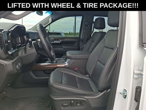Used 2023 Chevrolet Silverado 1500 LT Trail Boss w/ LT Trail Boss Premium Package AWD/4WD image 13