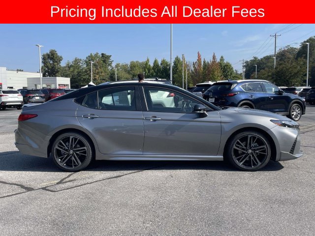 Used 2025 Toyota Camry XSE FWD image 6