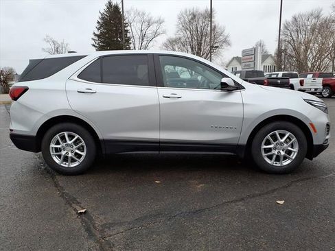Used 2022 Chevrolet Equinox LT FWD image 8
