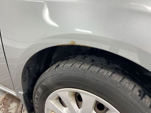 Used 2014 Nissan Versa S FWD image 32