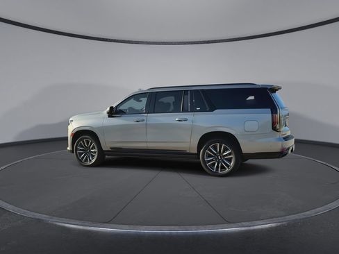 Used 2023 Cadillac Escalade ESV Sport Platinum w/ Heavy-Duty Trailer Package AWD/4WD image 6