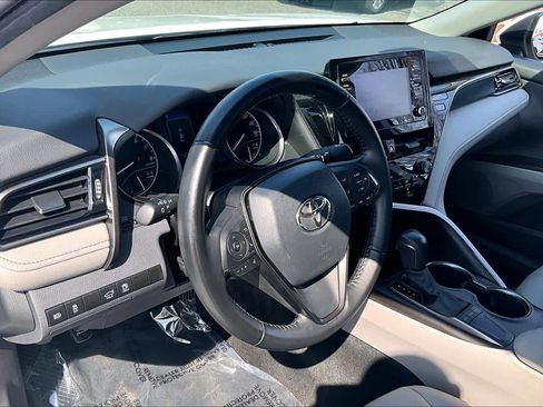 Used 2022 Toyota Camry SE image 17