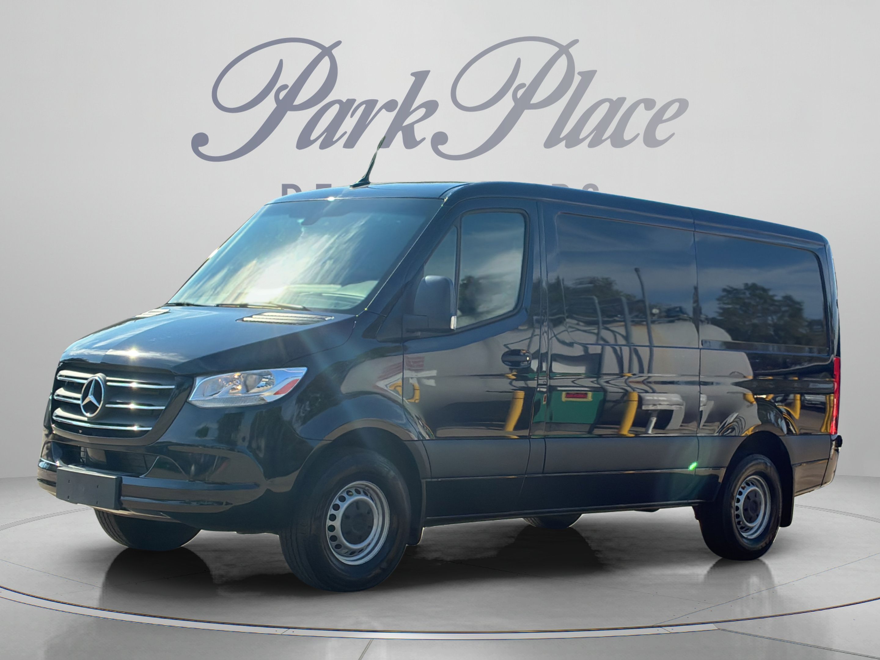 Used 2025 Mercedes-Benz Sprinter 2500 image 1