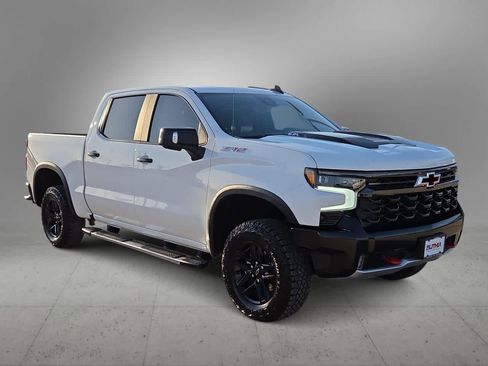 Used 2023 Chevrolet Silverado 1500 ZR2 w/ Technology Package AWD/4WD image 2