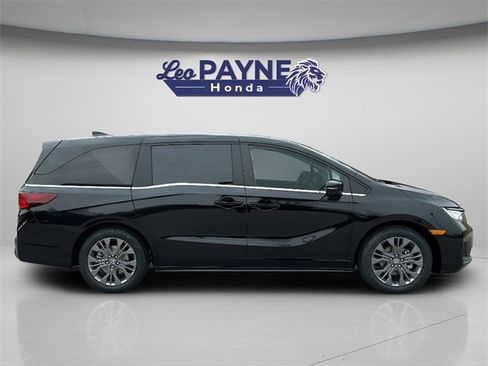 New 2026 Honda Odyssey Touring image 9