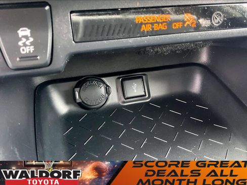 Used 2022 Toyota RAV4 XLE image 38