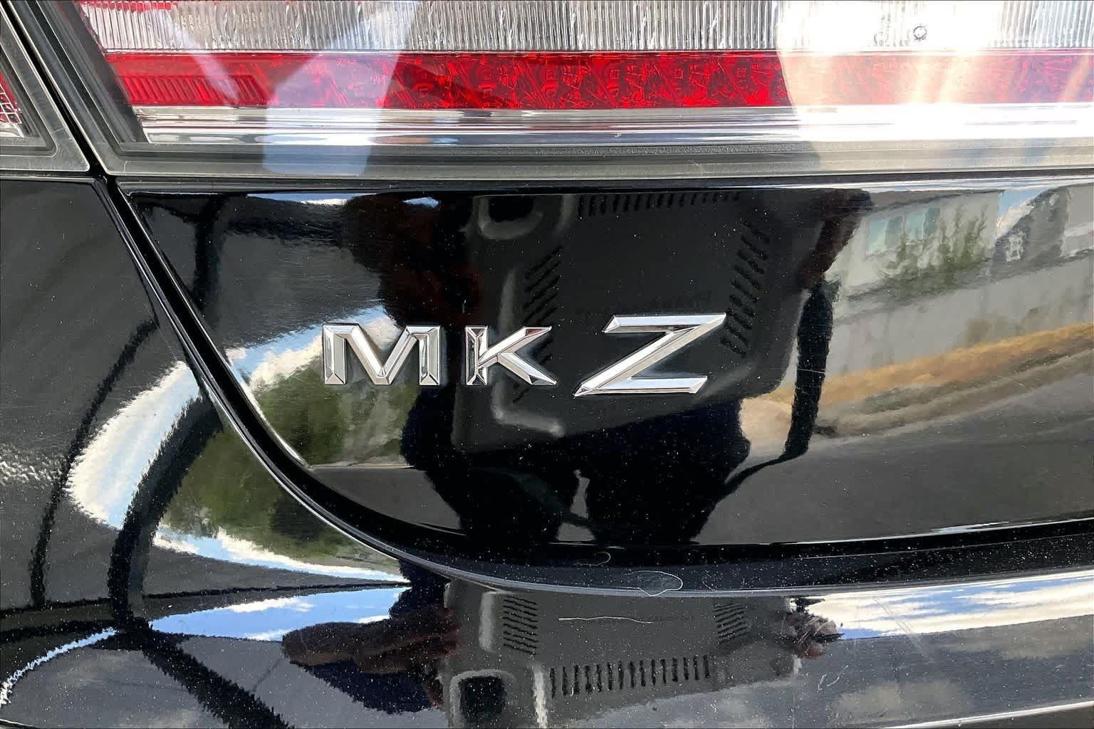Used 2017 Lincoln MKZ Reserve FWD image 10
