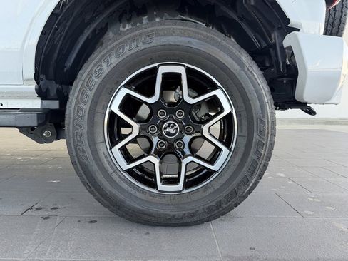 Used 2023 Ford Bronco Outer Banks image 10