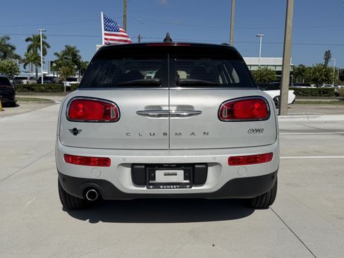Used 2019 MINI Cooper Clubman ALL4 AWD/4WD image 4