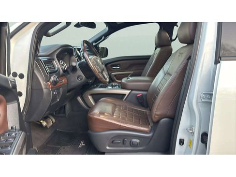 Used 2021 Nissan Titan Platinum Reserve w/ Moonroof Package image 11