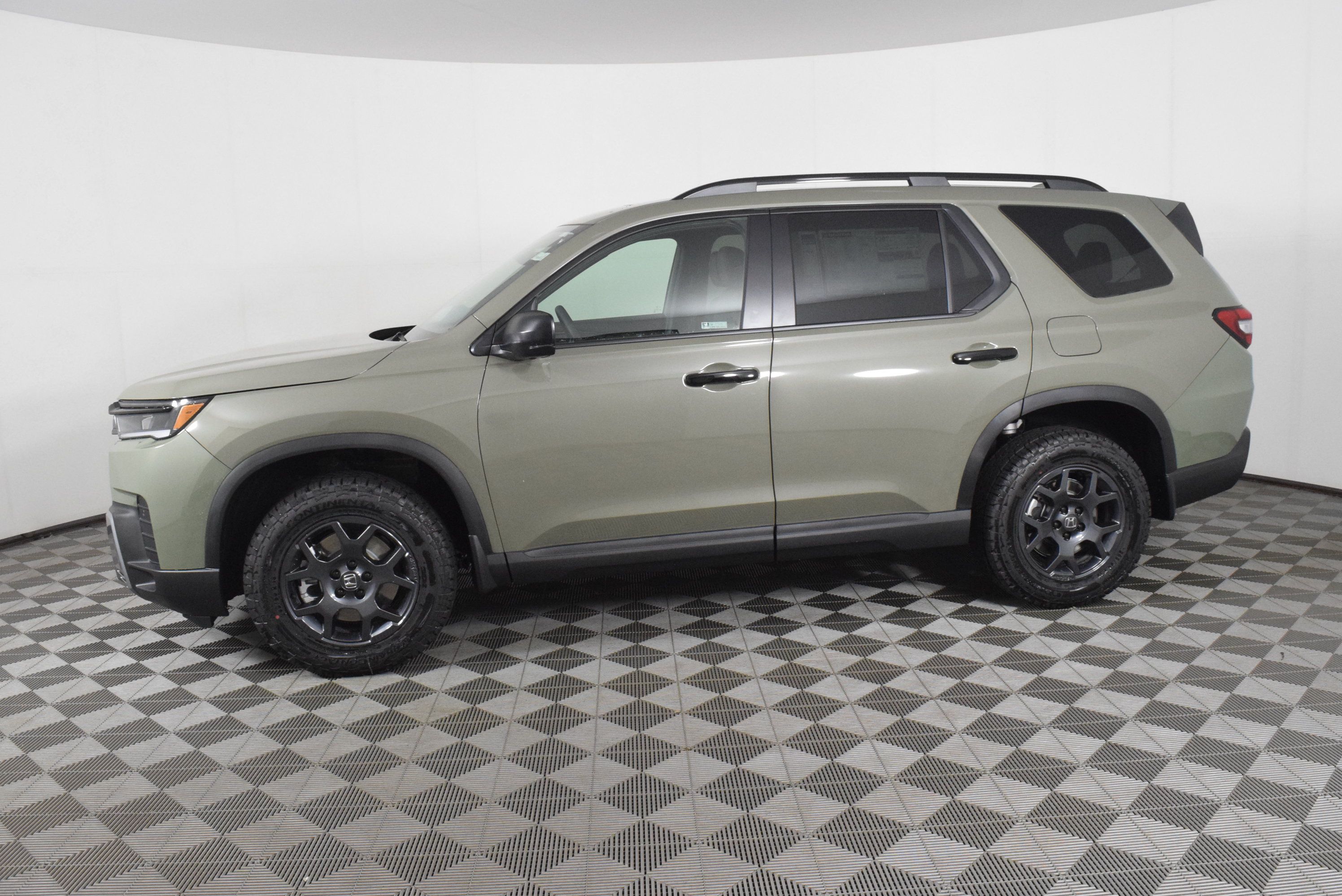 New 2026 Honda Pilot TrailSport image 9