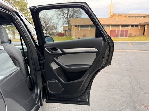 Used 2018 Audi Q3 2.0T Premium Plus image 40