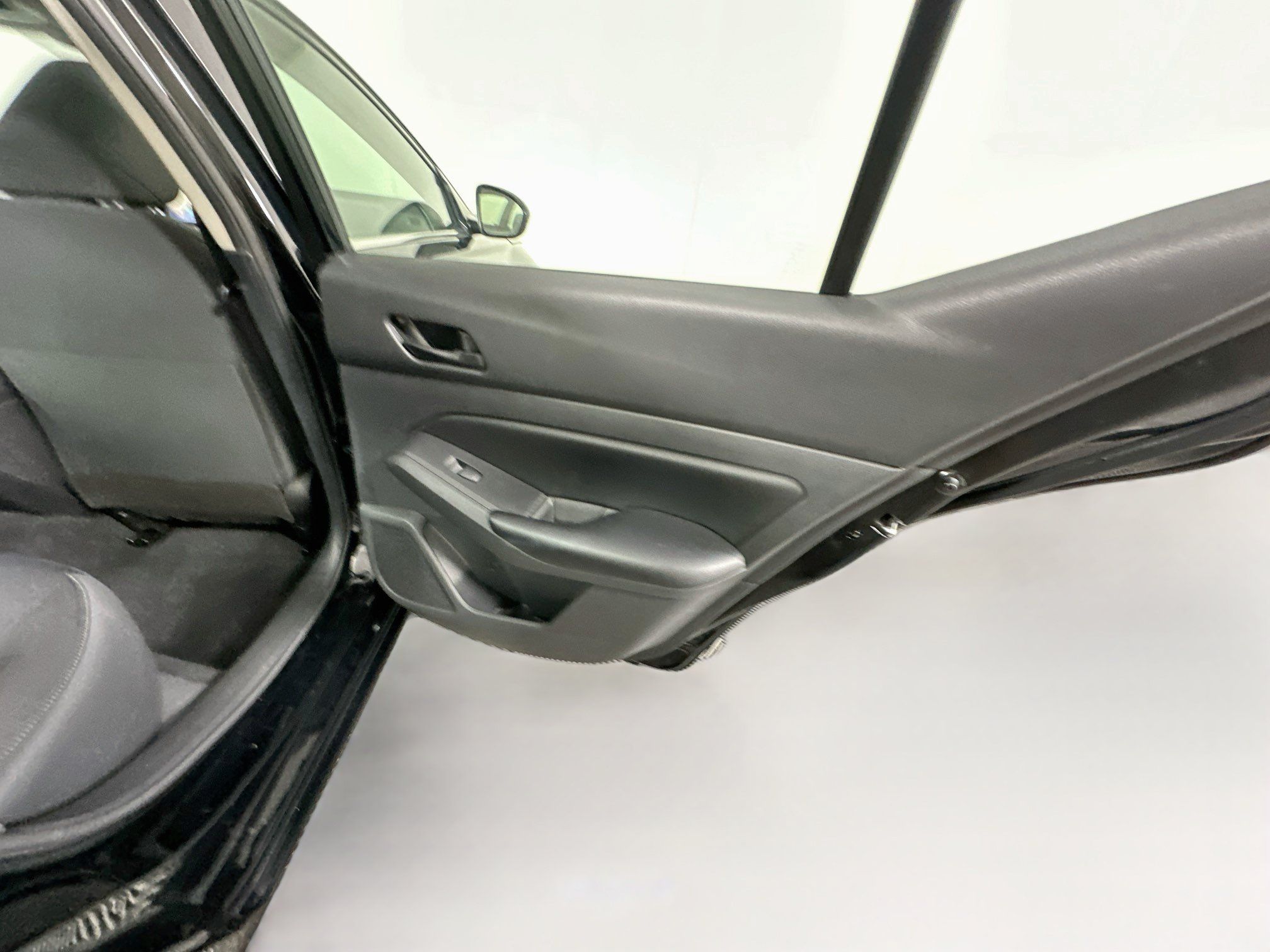 Used 2024 Nissan Altima 2.5 S FWD image 28