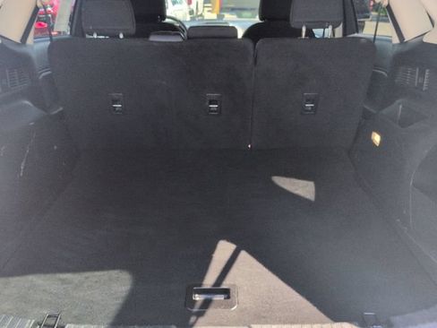 Used 2020 Ford Edge SE FWD image 26