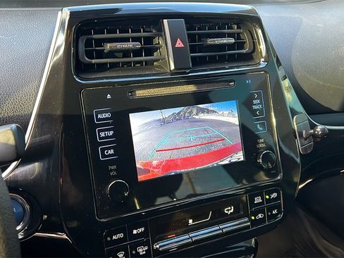 Used 2019 Toyota Prius LE image 18