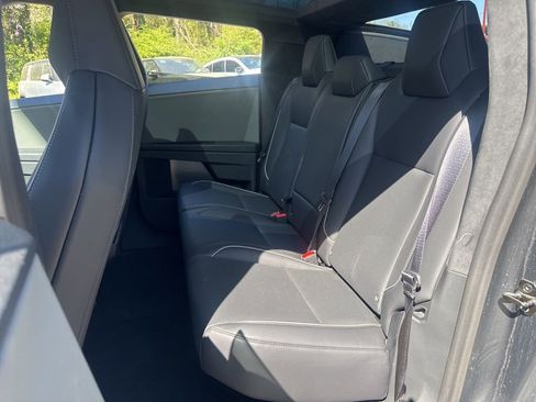 Used 2024 Tesla Cybertruck AWD Crew Cab image 6