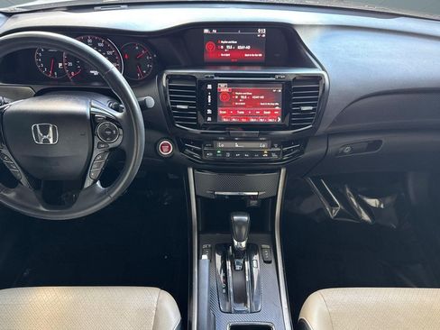 Used 2016 Honda Accord Touring image 15