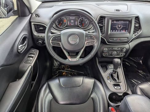 Used 2019 Jeep Cherokee Latitude Plus image 20