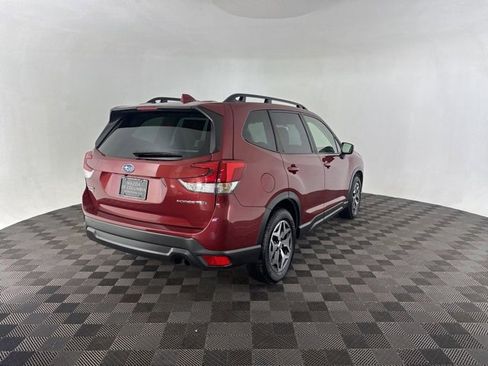 Used 2022 Subaru Forester Premium image 8