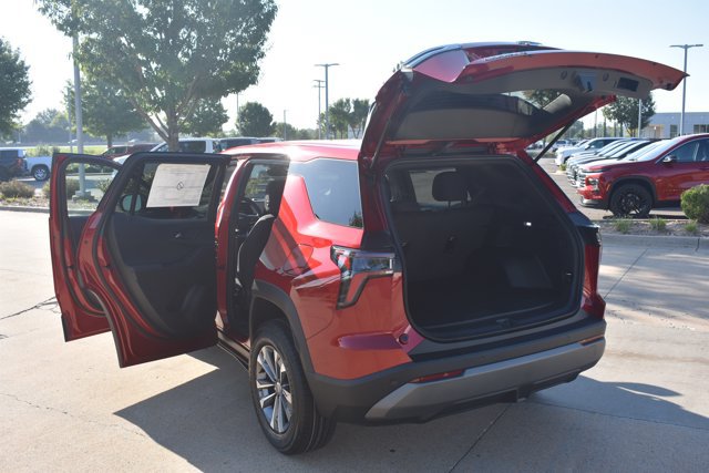 New 2027 Chevrolet Equinox LT w/ Safety and Technology Package FWD image 15