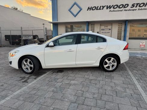 Used 2012 Volvo S60 T5 image 10