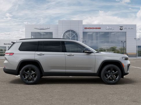 New 2026 Jeep Grand Cherokee L Limited w/ Limited Altitude Package AWD/4WD image 21
