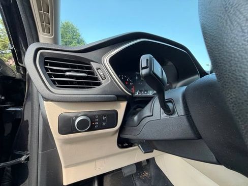 Used 2020 Ford Escape SE FWD image 13