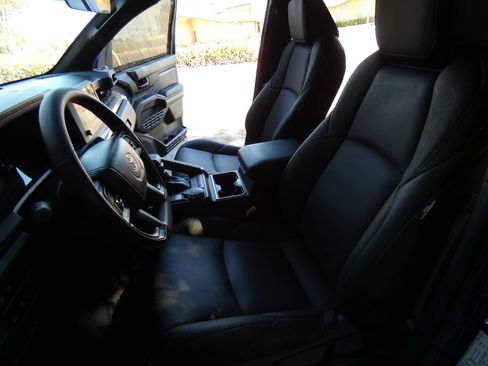 Used 2025 Toyota Tacoma SR5 image 54