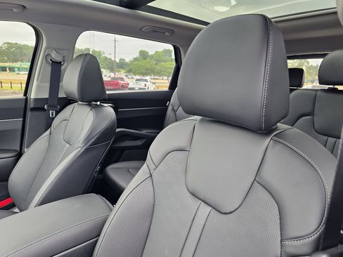 New 2026 Kia Sorento EX w/ EX Premium Package FWD image 18