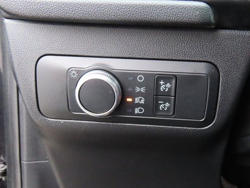 Used 2020 Ford Escape SE image 26