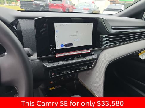 Used 2026 Toyota Camry SE FWD image 25