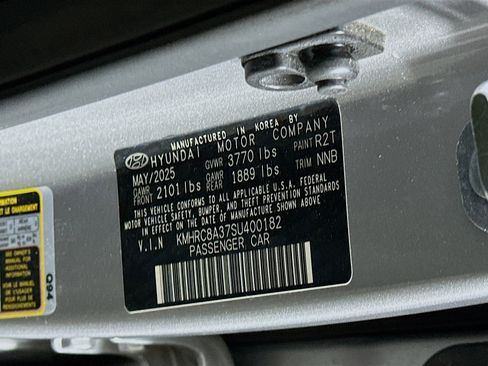 Used 2025 Hyundai Venue SEL image 12