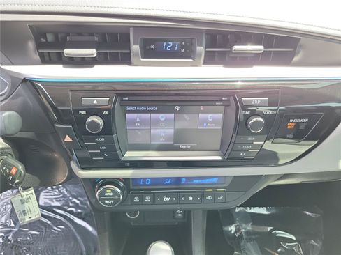 Used 2016 Toyota Corolla LE FWD image 27