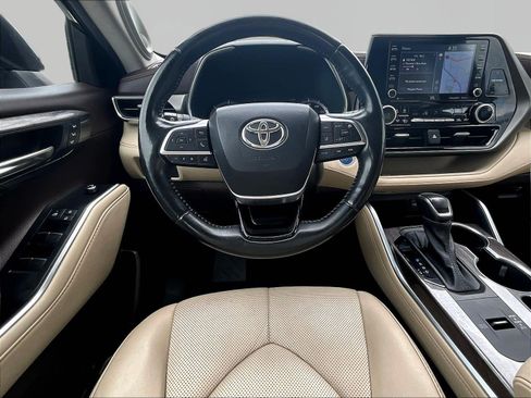 Used 2021 Toyota Highlander Limited AWD/4WD image 8