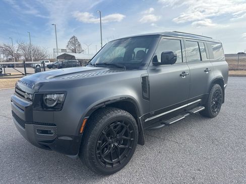 Used 2025 Land Rover Defender 130 V8 image 1