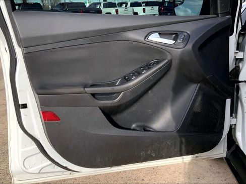 Used 2015 Ford Focus SE w/ Equipment Group 201A image 21