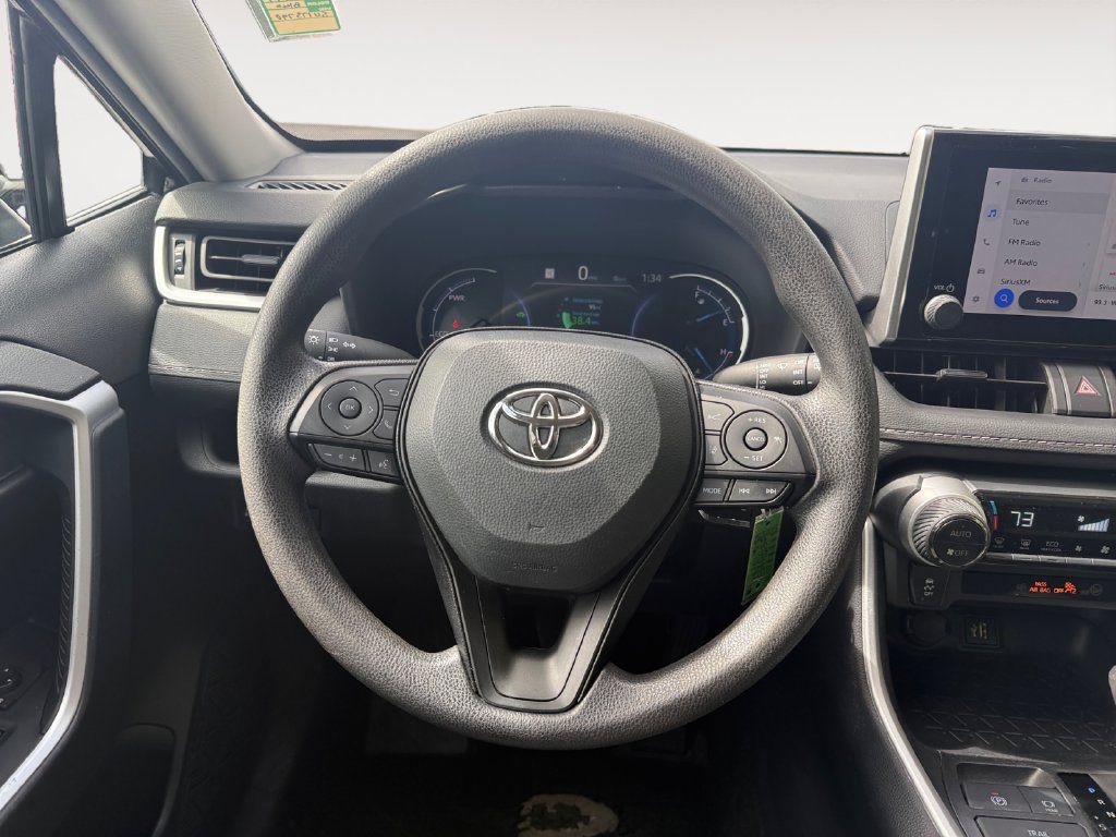 Used 2025 Toyota RAV4 LE AWD/4WD image 12