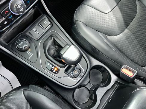 Used 2019 Jeep Cherokee High Altitude image 18