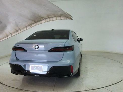 Used 2024 BMW 740i xDrive w/ Premium Package image 75