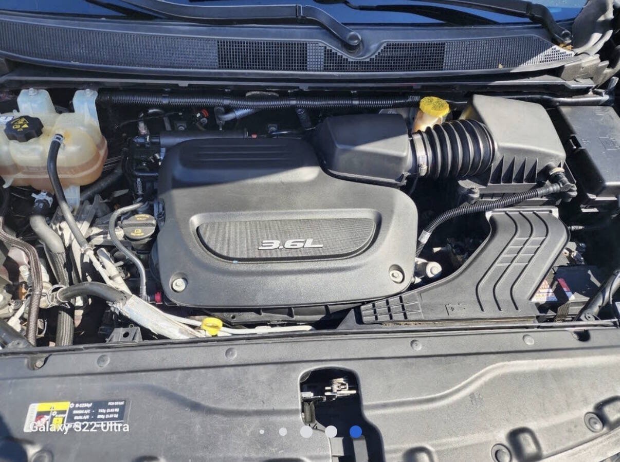 Used 2017 Chrysler Pacifica Touring-L Plus FWD image 17
