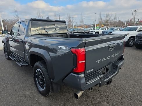 Used 2024 Toyota Tacoma TRD Off-Road w/ TRD Off Road Upgrade Package image 5