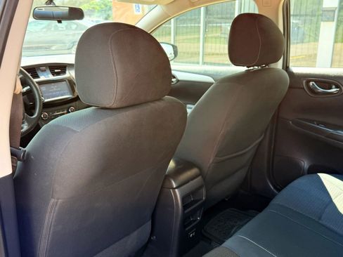 Used 2019 Nissan Sentra S image 32