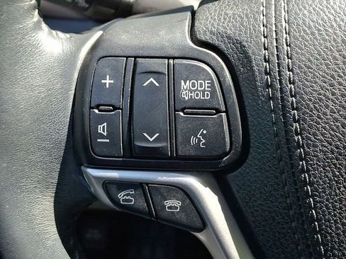 Used 2016 Toyota Highlander Limited AWD/4WD image 25